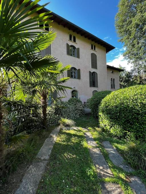 Appartamento In Villa Storica Oleggio Castello Exteriér fotografie